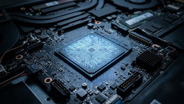 AMD Ryzen 7 9800HX3D Sızdı: Dizüstülere 96 MB Önbellek